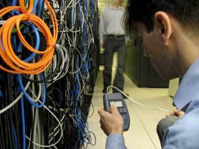 Operatorul Netcity, reţeaua subterană de fibră optică din Bucureşti: Operatorii de telecom înregistrează întârzieri ce depăşesc 2 ani în migrarea reţelelor proprii în subteran şi dezafectarea cablurilor aeriene