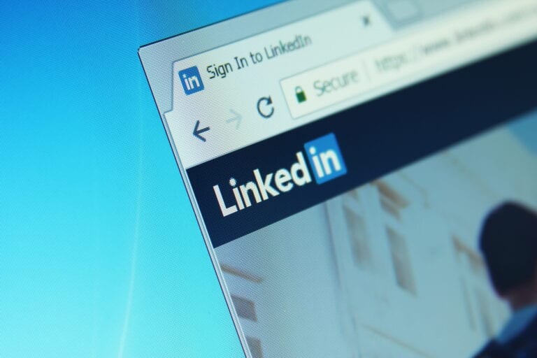 Continuă scurgerile de date de la reţelele sociale! După Facebook, a venit acum rândul LinkedIn