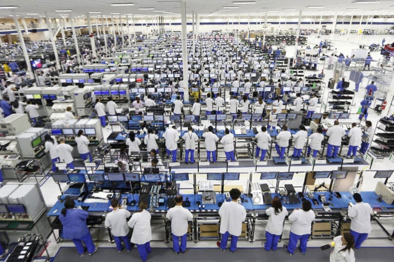 Producția de iPhone din India a scăzut la jumătate din cauza infectărilor cu COVID-19