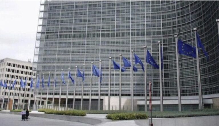 Comisia Europeană propune introducerea unui portofel de identitate digitală pentru toți cetățenii UE