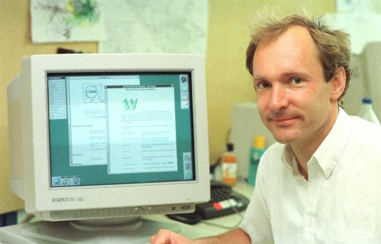 Se vinde un NFT legendar pentru Internet: Codul sursă al World Wide Web, creat de Tim Berners-Lee