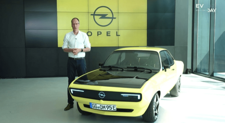 Opel urmează să vândă maşini 100% electrice în Europa începând din 2028, anunţă directorul mărcii Michael Lohscheller, şi să lanseze în China o ofertă integral electrică