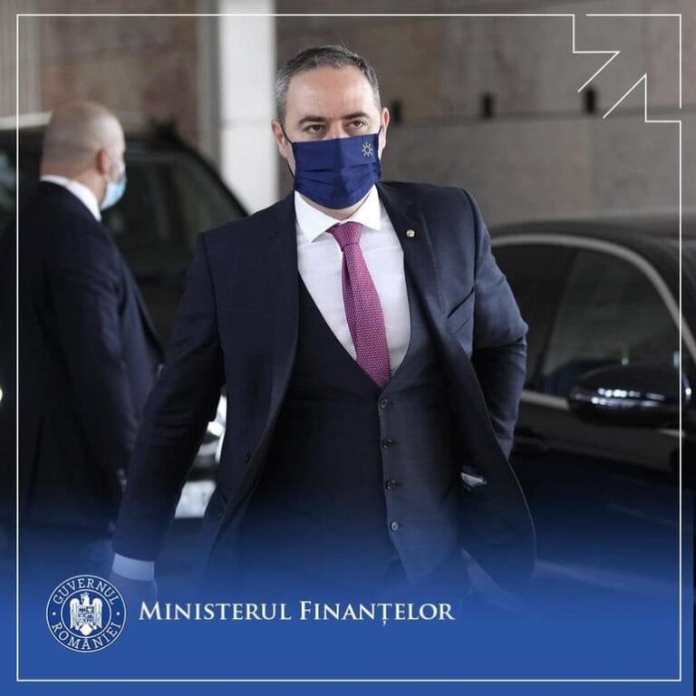 După ce s-a fotografiat cu Daniel Dines, ministrul Finanțelor semnează un acord cu UiPath