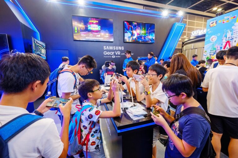 China impune noi reguli asupra industriei de gaming. Copiii nu se vor mai putea juca online decât trei ore pe săptămână, o lovitură directă adresată giganţilor Tencent şi NetEase