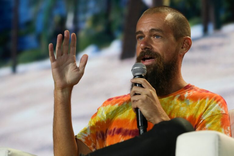 Explozia trendului „Cumpără acum, plăteşte mai târziu”: Square, companie deţinută de şeful Tweeter Jack Dorsey, va achiziţiona fintech-ul Afterpay într-o afacere estimată la 29 mld. dolari