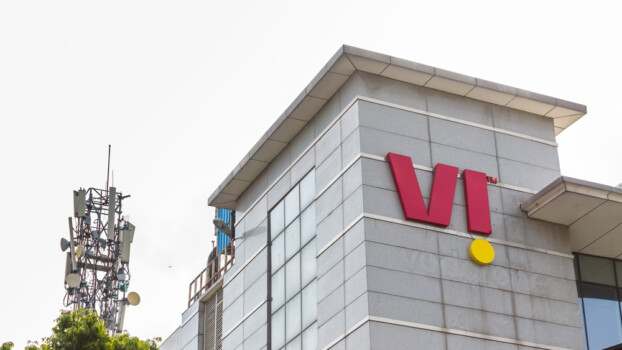 Acțiunile Vodafone Idea din India s-au prăbușit cu 24% după anunțul plecării miliardarului Kumar Mangalam Birla