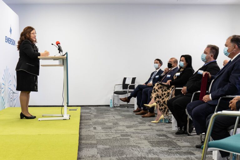 Americanii de la Emerson au investit în România peste 160 mil. $ în 15 ani şi s-au apropiat de 3.000 de angajaţi