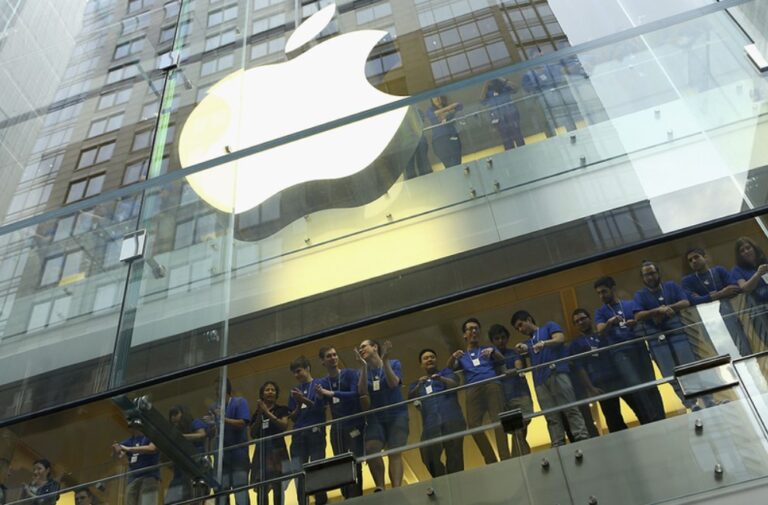 Judecătoare în cazul Epic Games: Apple nu mai poate obliga dezvoltatorii să folosească achiziţiile prin intermediul aplicaţiei App Store