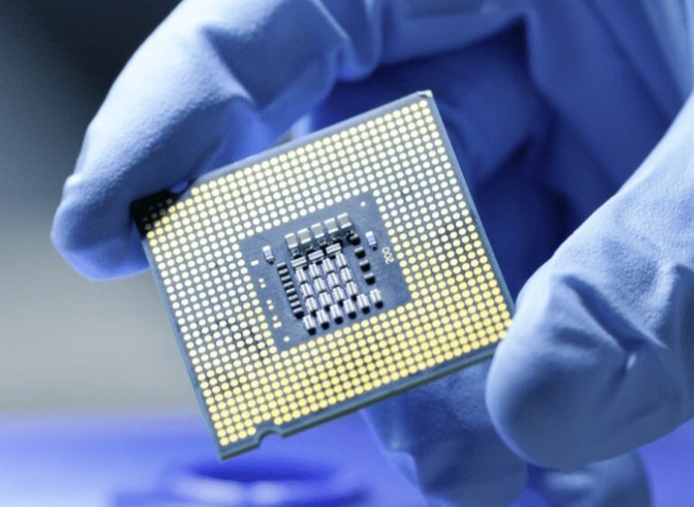 Intel va investi 80 de miliarde de euro pentru a creşte capacitatea de producţie de cipuri a UE