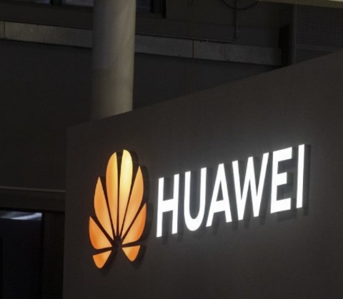 Șeful Huawei se așteaptă la prăbușire a veniturilor de până la 40 miliarde de dolari din vânzarea de telefoane