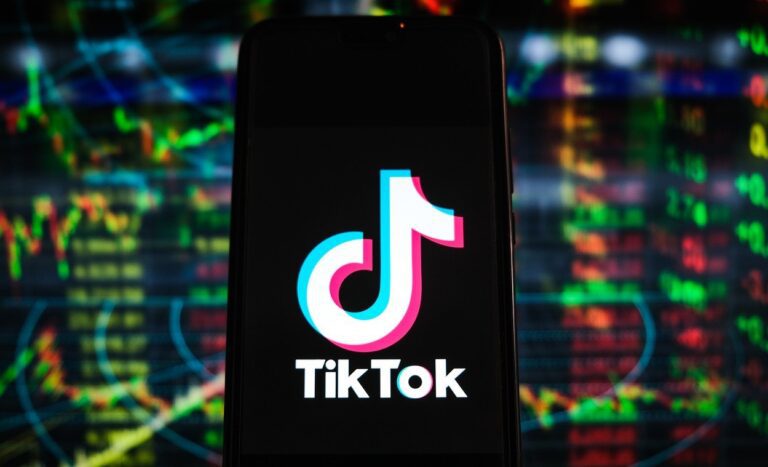 TikTok, luat în vizor de Comisia de Protecţie a Datelor din Irlanda, aceeaşi instituţie care a amendat recent WhatsApp cu 225 mil. euro