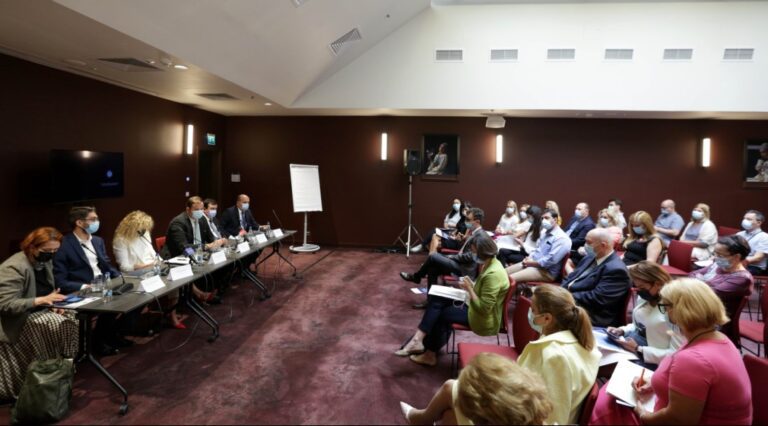 ADR și Ministerul Sănătății lansează proiectul „Sistem informatic pentru registrele de sănătate – RegInterMed”, prin care vor fi interconectate 100 de registre de sănătate