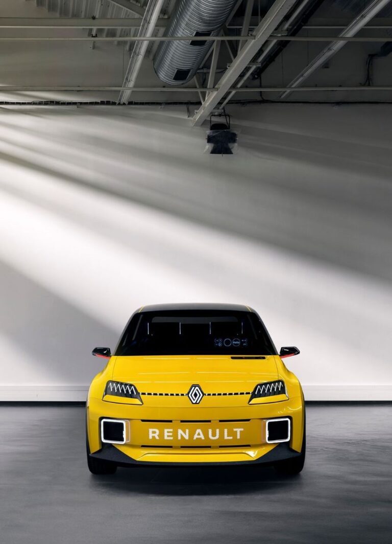 Grupul Renault a prezentat noul Mégane E-TECH 100% Electric – FOTO