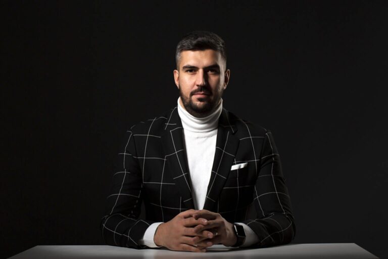 TOKHIT: rețeaua de socializare a viitorului este românească