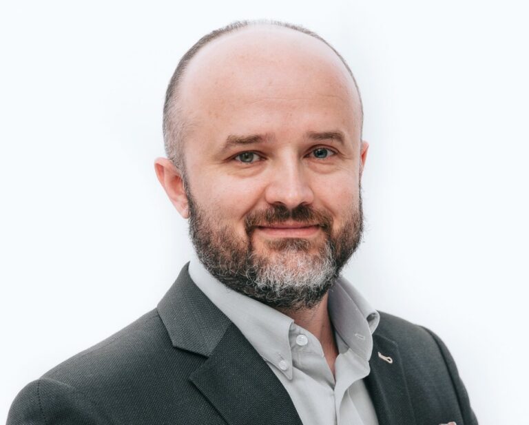 LIFE IS HARD investește 14 milioane lei în platforma 24Broker, cu finanţare UE