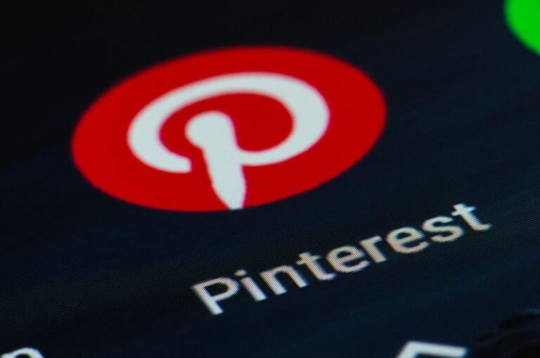 PayPal este interesată să cumpere rețeaua socială Pinterest, pentru 39 miliarde dolari, scrie Bloomberg