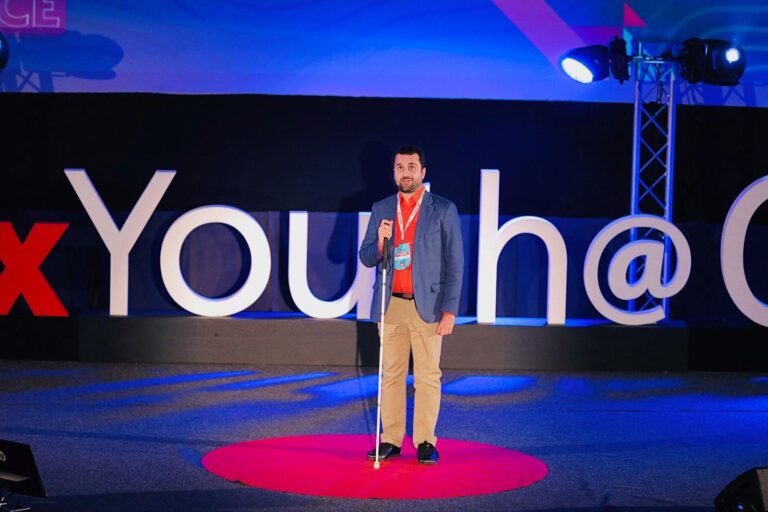 Beesers, aplicaţie mobilă pentru îngrijiri medicale la domiciliu, duce serul anti-COVID-19 la domiciliul pacienţilor. Ovidiu Tuduruţă, fondator Beesers: „Vrem să facilităm procesul de vaccinare.”