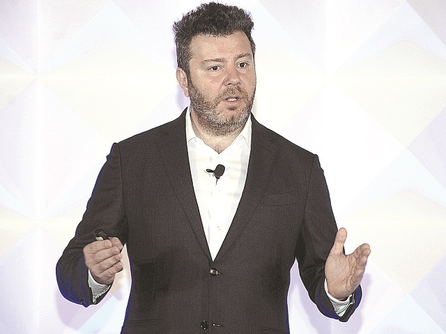 Şapte luni de la listarea din 21 aprilie 2021 a UiPath pe Wall Street: acţiunile au minus 22%. Săptămâna trecută Daniel Dines a anunţat că a vândut acţiuni de 2,6 mil. dolari. Spre comparaţie Dow Jones are plus 5%, S&P plus 13%, Nasdaq plus 15%, iar BET plus 14%