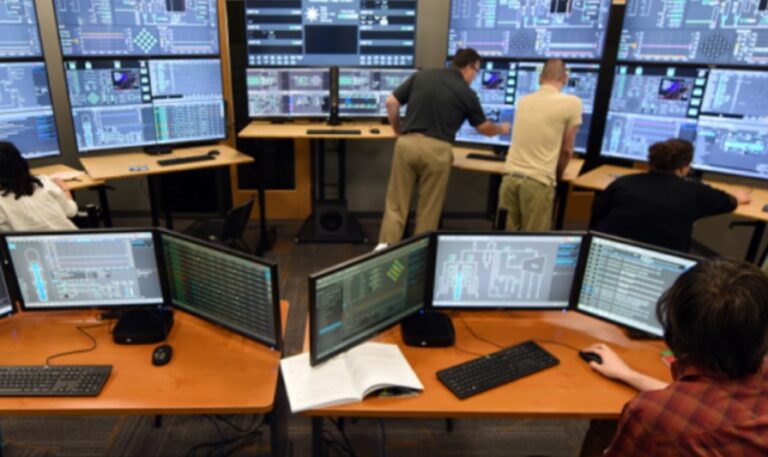 SUA promite 25 de milioane USD pentru a sprijini accesul la energie nucleară curată. România urmează să devină un centru regional de educație și formare în reactoarele modulare de mici dimensiuni (SMR), dotată cu un simulator SMR la una dintre universitățile de top