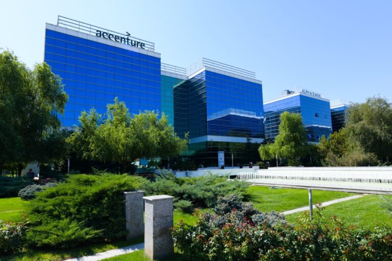 Accenture a depăşit pragul de 4.000 de angajaţi în România şi caută în continuare ingineri de software pentru echipele locale