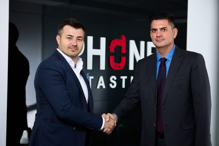 Afacerile distribuitorului de telefoane şi tablete Phonetastic au crescut cu 23% în primele nouă luni, la 210 milioane lei