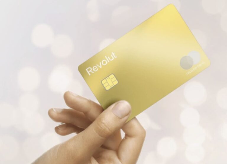 Revolut lansează, în ediție limitată, cardul Gold placat cu aur de 24 K