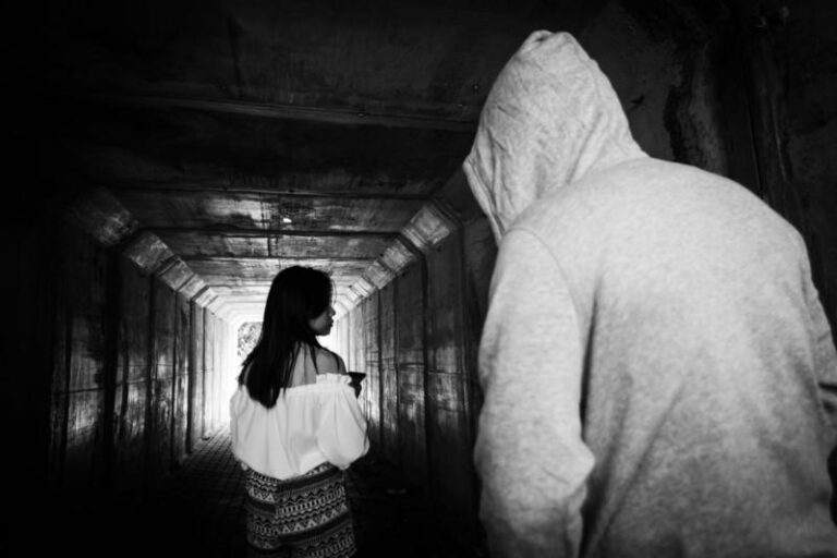 Aproximativ 30% dintre oameni nu văd nicio problemă în a-și monitoriza în secret partenerul, constată o nouă cercetare despre fenomenul stalkerware