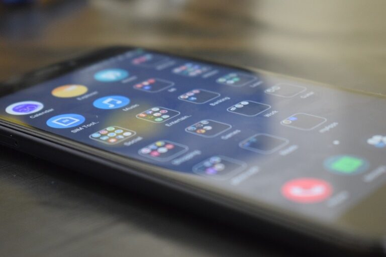 Veniturile nete ale Xiaomi s-au prăbușit