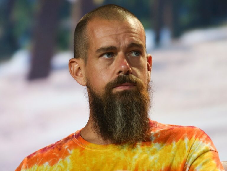 Acţiunile Twitter, creştere de 2,2% după ce Jack Dorsey a renunţat la poziţia de CEO