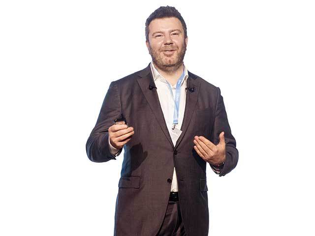 UiPath – perla antreprenoriatului românesc, este evaluată la 23 mld. euro, plus 120% într-un an. Mesajul lui Daniel Dines, CEO al UiPath, către antreprenori: Dacă au curaj, rămân cu picioarele pe pământ şi muncesc din greu, li se vor întâmpla lucruri bune