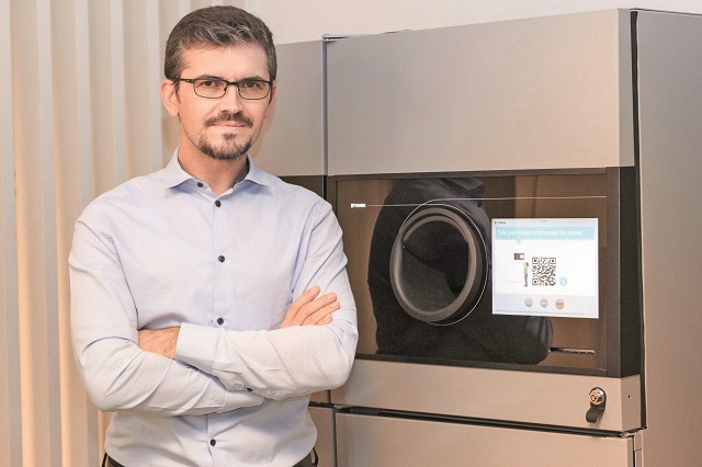 Mobilizare pentru sistemul garanţie-returnare. Compania norvegiană Tomra a vândut în România peste 450 de echipamente pentru colectarea ambalajelor