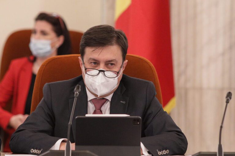 Ministrul Economiei anunţă un program de microelectronică de 500 milioane euro, prin PNRR. Vor fi dezvoltate trei centre de producţie şi centre de dezvoltare digitală şi inovare în jurul universităţilor