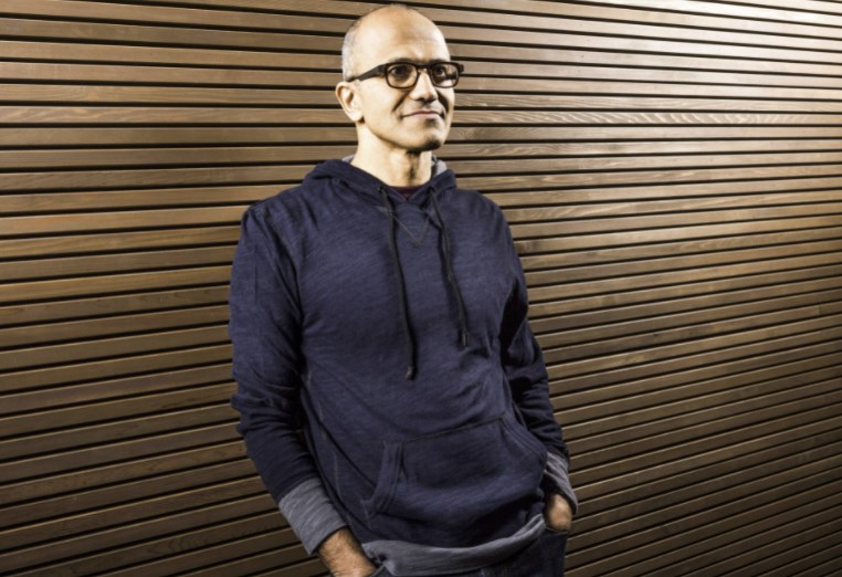 Satya Nadella, CEO-ul Microsoft, şi-a vândut jumătate din participaţia la companie pentru 285 mil. dolari