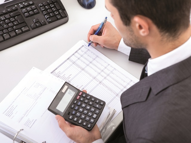 Studiu: Familiile din România au plătit anul trecut în medie 497 lei pe lună pentru utilităţi, în creştere cu circa 12%, aproape jumătate din total fiind factura la gaze