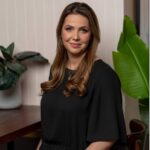 Gabriela Simion, Revolut: Românii au efectuat un număr record de 107 milioane de tranzacţii în 2021. Plățile cu telefonul, în creştere de aproape 5 ori ca număr de tranzacții, în 2021 față de 2020 și de 4 ori ca sumă totală tranzacționată.