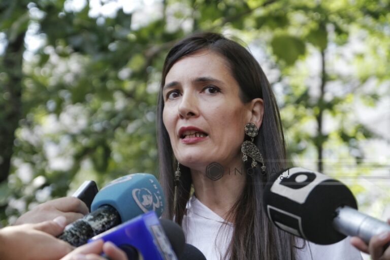 Cotilde Armand: Am preluat o primărie aflată în haos informatic şi cu sisteme informatice mai vechi de 10 ani / 3.000 de angajaţi şi 5 milioane de coli A4 folosite anual / Primarul anunţă investiţii în digitalizarea instituţiei