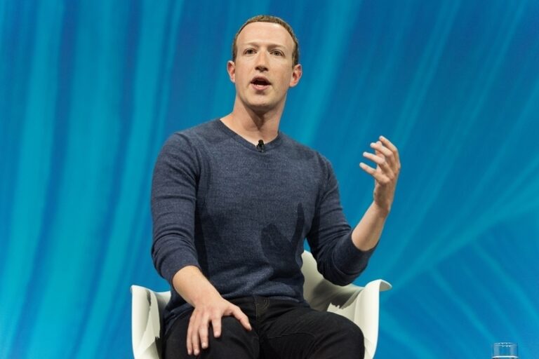 Proces acceptat de instanță – despăgubiri de 300.000 dolari cerute lui Zuckerberg de către o persoană pentru suspendarea unui cont de Facebook