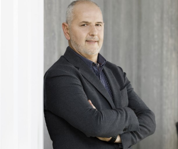 Visual Fan (Allview), companie listată la Bursa de la Bucureşti, estimează o creştere a profitului de cel puţin 25%, în urma preluării pachetului majoritar la Intervision Trading, distribuitor al brandului AKAI în Europa de Est