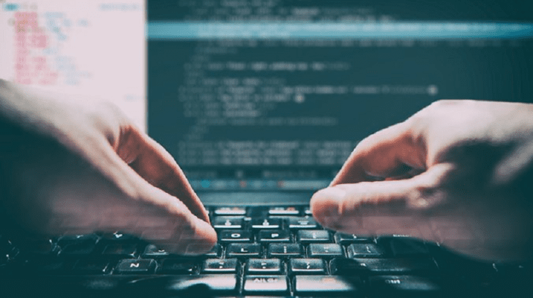 Atacuri cibernetice care au vizat site-urile gov.ro, mapn.ro, politiadefrontiera.ro, cfrcalatori.ro şi o instituţie financiară au avut loc vineri dimineaţă, anunţă Guvernul / Precizările MApN