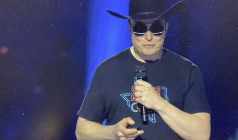 Elon Musk a preluat Twitter pentru 44 de miliarde de dolari