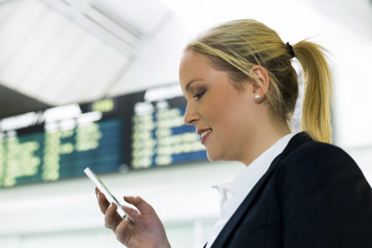 Veşti bune pentru cei care călătoresc în străinătate: Aceştia vor beneficia de roaming gratuit pe teritoriul UE până în 2032