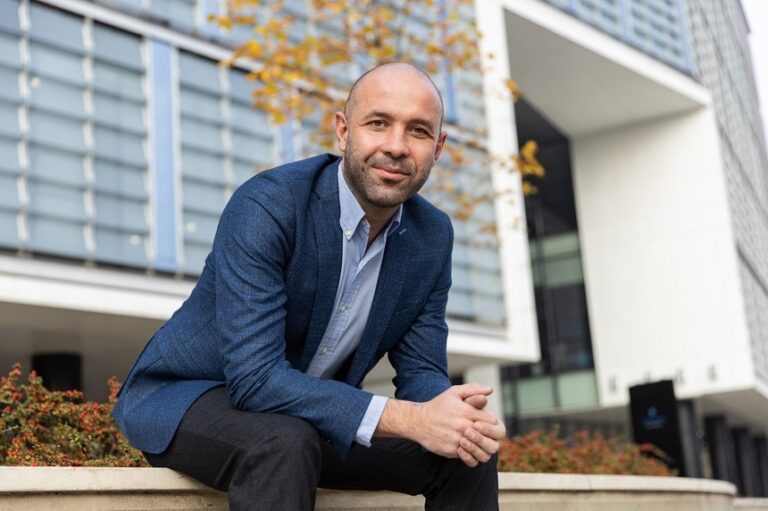 Sabin Sărmaş: Se face o confuzie. Se spune că vom avea cloud guvernamental şi nu vom mai umbla după hârtii. Fals! Putem umba după hârtii în acelaşi fel / Faptul că SRI asigură securitatea cibernetică pentru cloud, nu implică acces la date