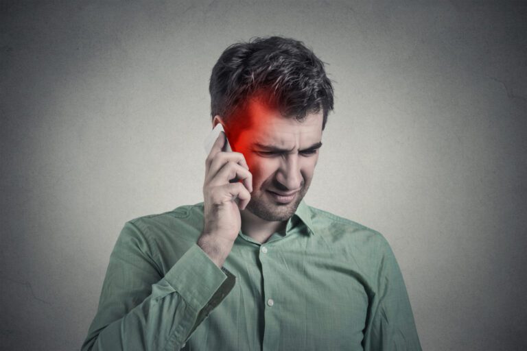 Cele mai cunoscute mituri despre telefoanele mobile au fost spulberate. Cât sunt de periculoase