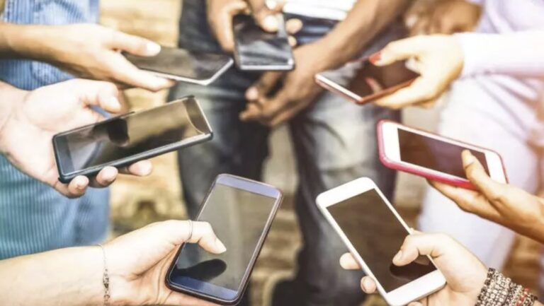 Livrările de smartphone-uri au scăzut cu 20% în Europa Centrală și de Est