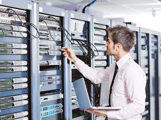 Un salariu pe zi. Un inginer VoIP câştigă între 1.500 şi 2.000 de euro net pe lună