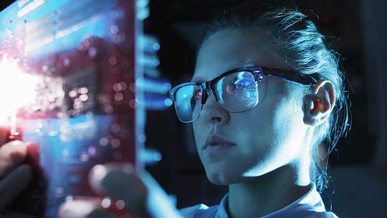 Accenture introduce un indice al maturităţii AI a companiilor şi estimează că aproximativ 50% dintre companii vor investi peste o treime din bugetele lor de tehnologie în Inteligența Artificială până în 2024