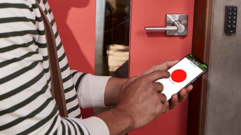 În România sunt 0,5 milioane de utilizatori ai sistemelor de securitate smart instalate, față de 0,3 milioane în 2021. Vânzările de sisteme smart de siguranță vor creşte cu 20% în 2022, dar piața este încă în fază incipientă