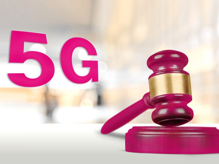 Breaking News: ANCOM scoate în mare viteză documentaţia pentru licitaţia 5G pentru consultare publică, după cel puţin trei ani de amânare parlamentară a adoptării Codului european al Comunicaţiilor electronice în legislaţia românească. Aşteptăm reacţiile pieţei!