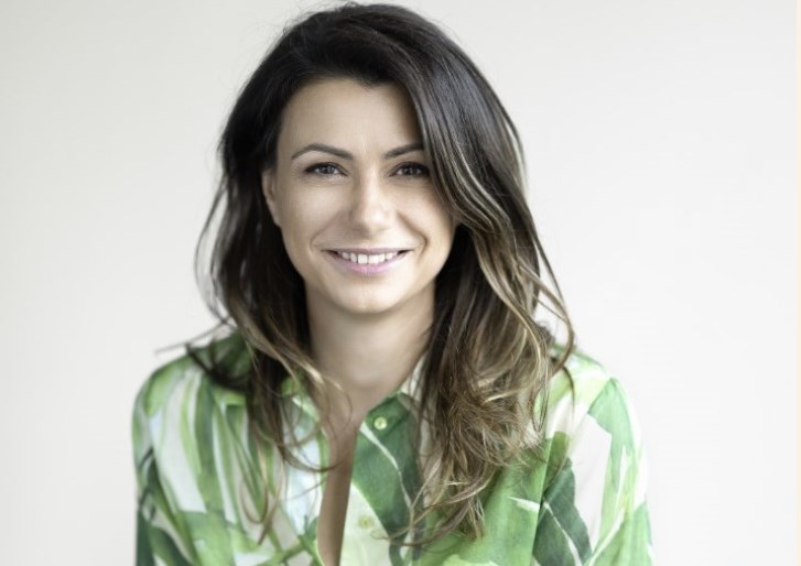 eMAG, cel mai mare retailer online local, a recrutat-o pe Irina Pencea, fost CEO şi co-fondator al agenţiei de publicitate Jam Session Agency, pentru a coordona strategia de brand şi de marketing a companiei