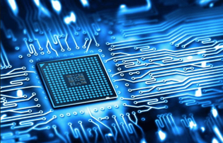 Qualcomm ia în considerare o revenire pe piaţa serverelor cu un nou cip, în încercarea de a-şi reduce dependenţa de smartphone-uri